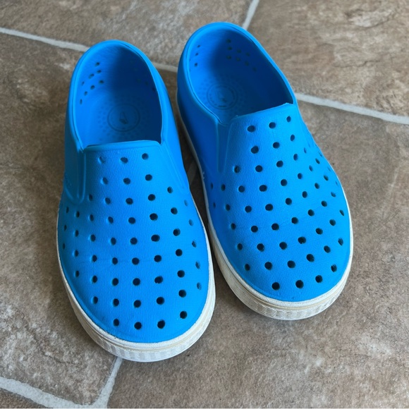 Kids Native Slip On - Picture 1 of 8